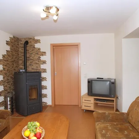 Erdhutte / Partyhutte / Barwurz Reslhutte / Chalets Kollnburg