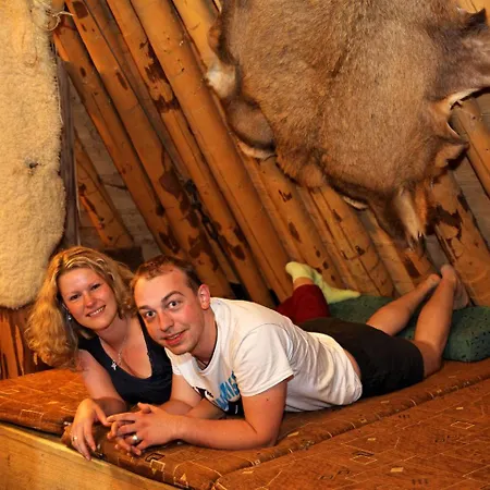 Lüks kamp alanı Erdhutte / Partyhutte / Barwurz Reslhutte / Chalets *